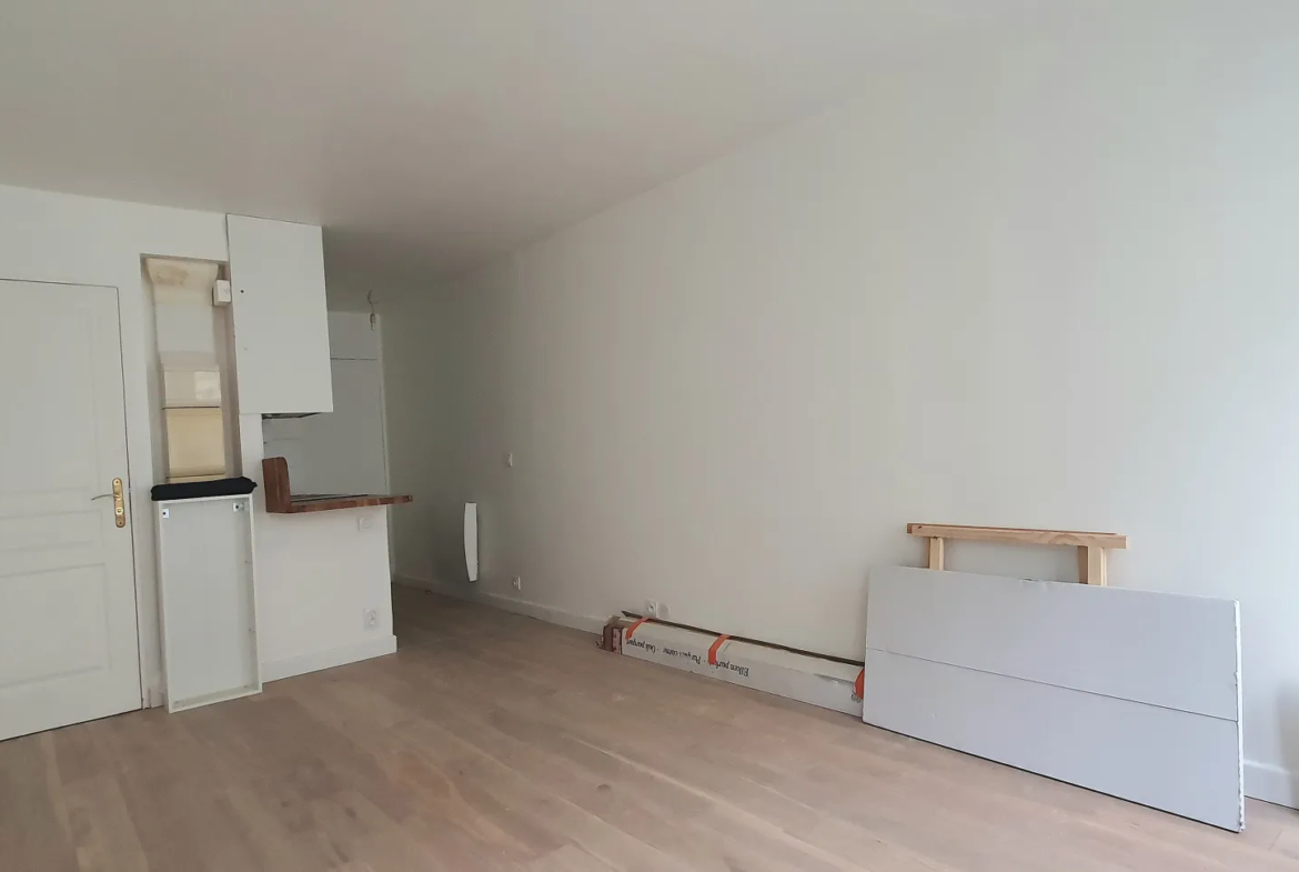 Studio rénové à vendre à Paris - 21,57 m2 