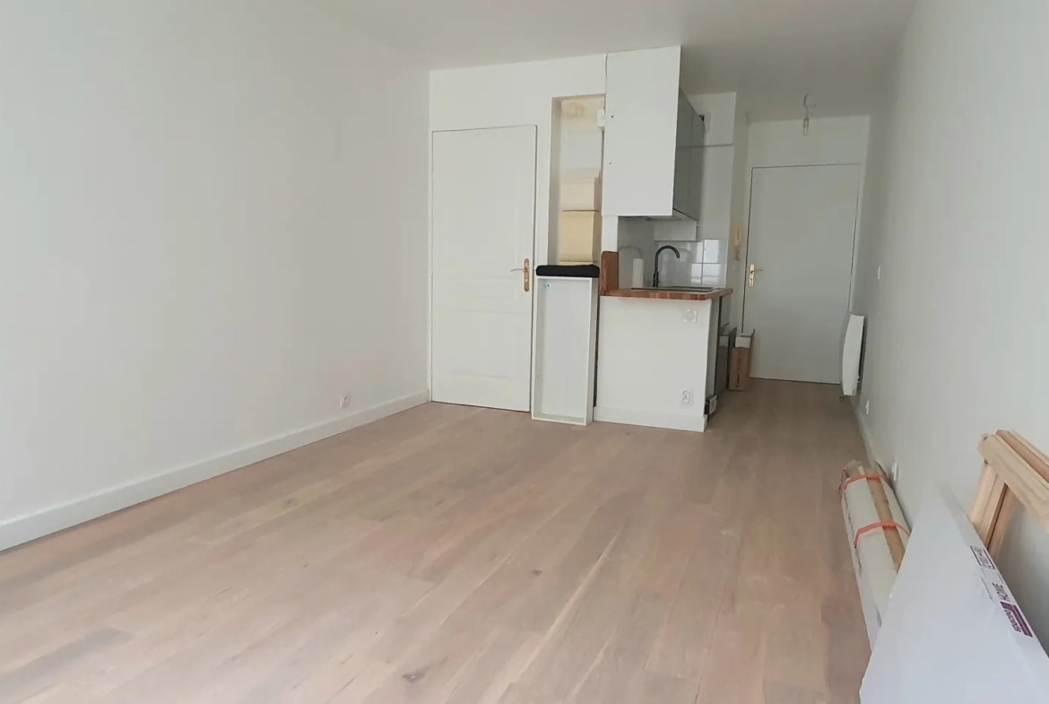 Studio rénové à vendre à Paris - 21,57 m2 