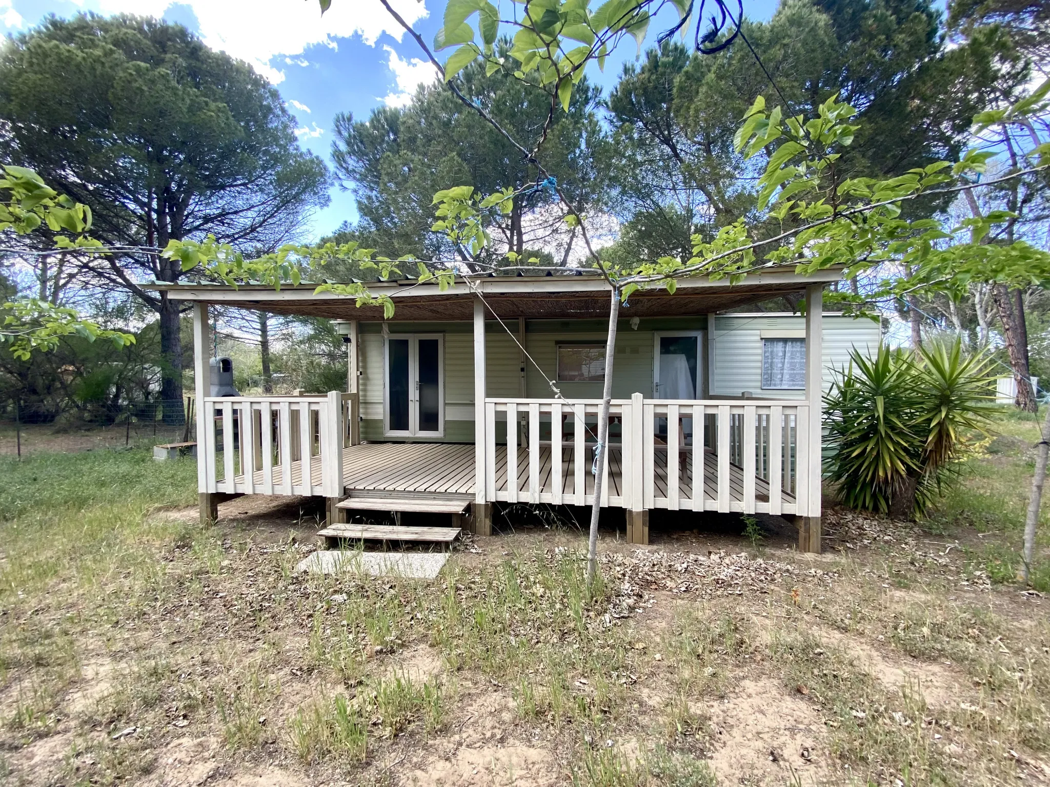 Terrain de loisir 1614m2 avec 3 mobilhomes à VIAS plage 