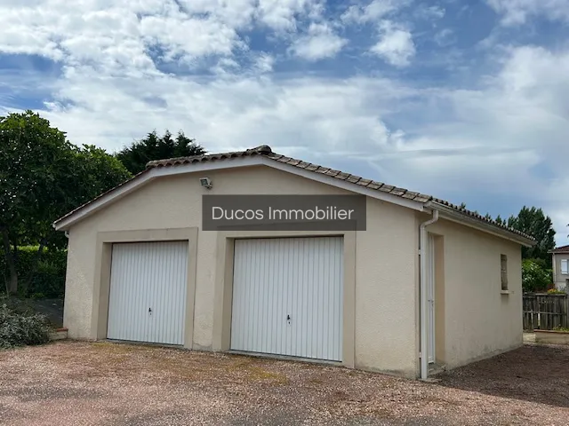 Villa Contemporaine de Plain-Pied avec Vue sur Campagne à Marmande 