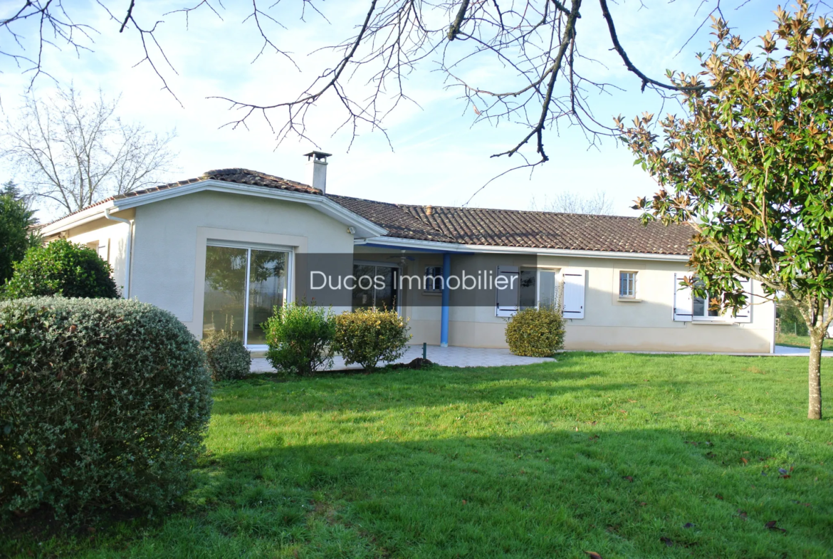 Villa Contemporaine de Plain-Pied avec Vue sur Campagne à Marmande 