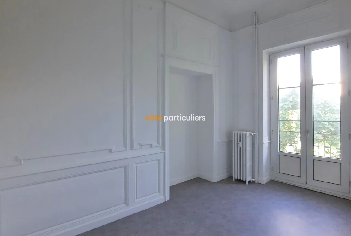 Appartement T4 Château de Villette-les-Dole 