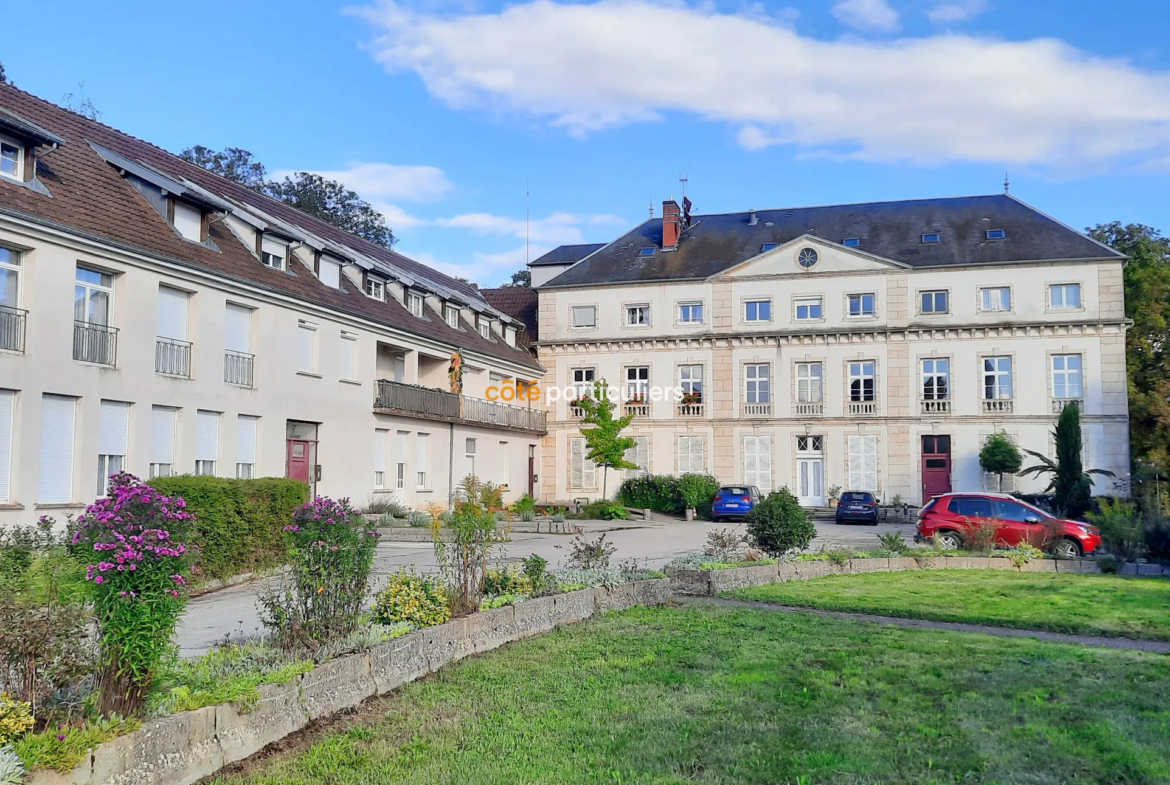 Appartement T4 Château de Villette-les-Dole 