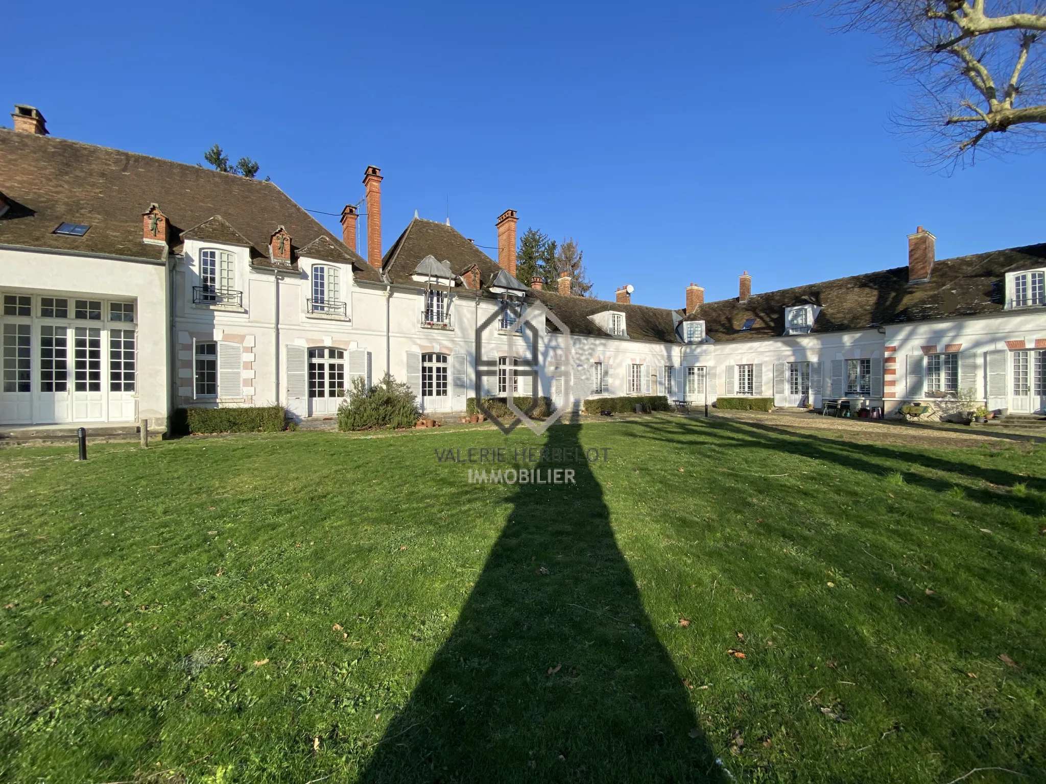 Appartement de 4 pièces à Crosne avec vue dégagée sur jardin 