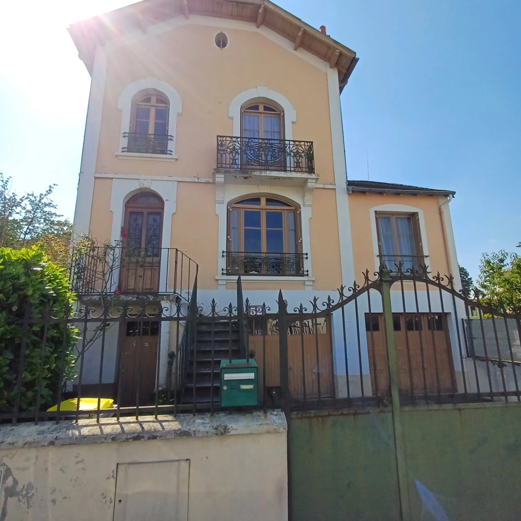 Maison des années 30 à rénover à Vichy