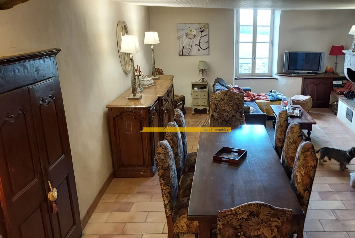 Maison de Village à Rochemaure 135m2, 3 Chambres 