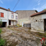 Maison de Village à Melay - Année 1749 - Idéal pour Projets Artistiques