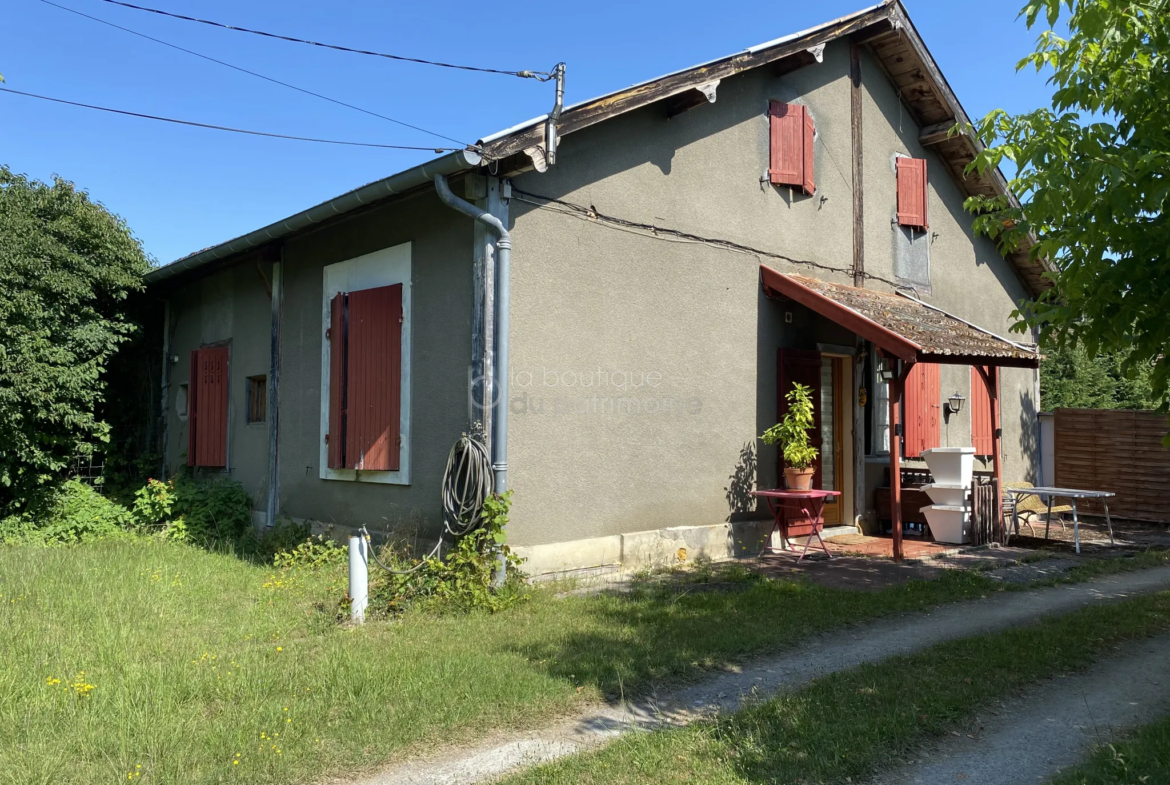 Maison atypique avec atelier attenant à Prechac 