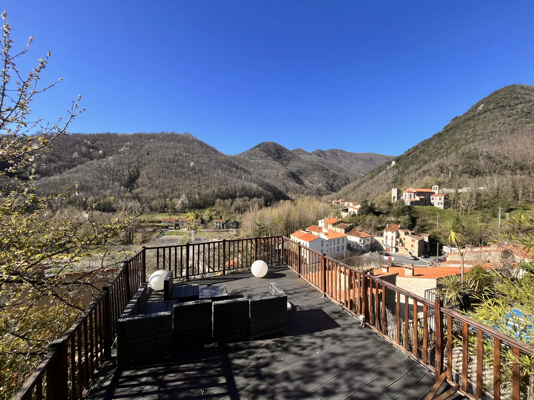 Maison de Village avec Piscine et Terrasses - Le Tech 66230 