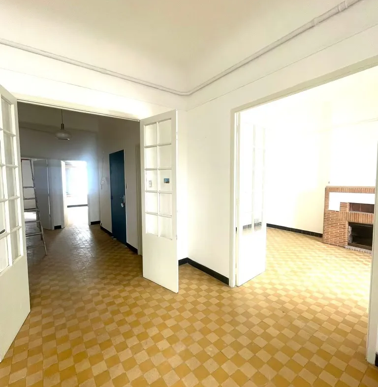 Bel appartement Hausmannien à Toulon - 96 m2 - Étage 2/2 