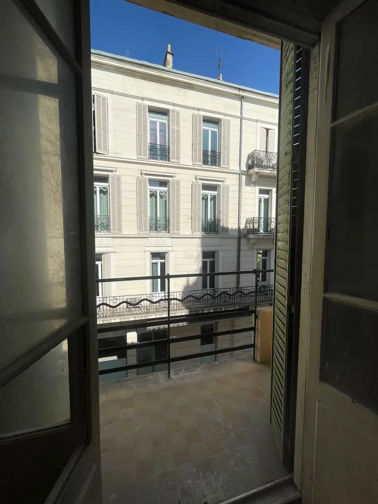 Bel appartement Hausmannien à Toulon - 96 m2 - Étage 2/2 