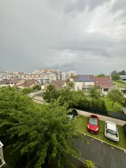 Appartement 3 pièces à Poissy avec belle vue dégagée 