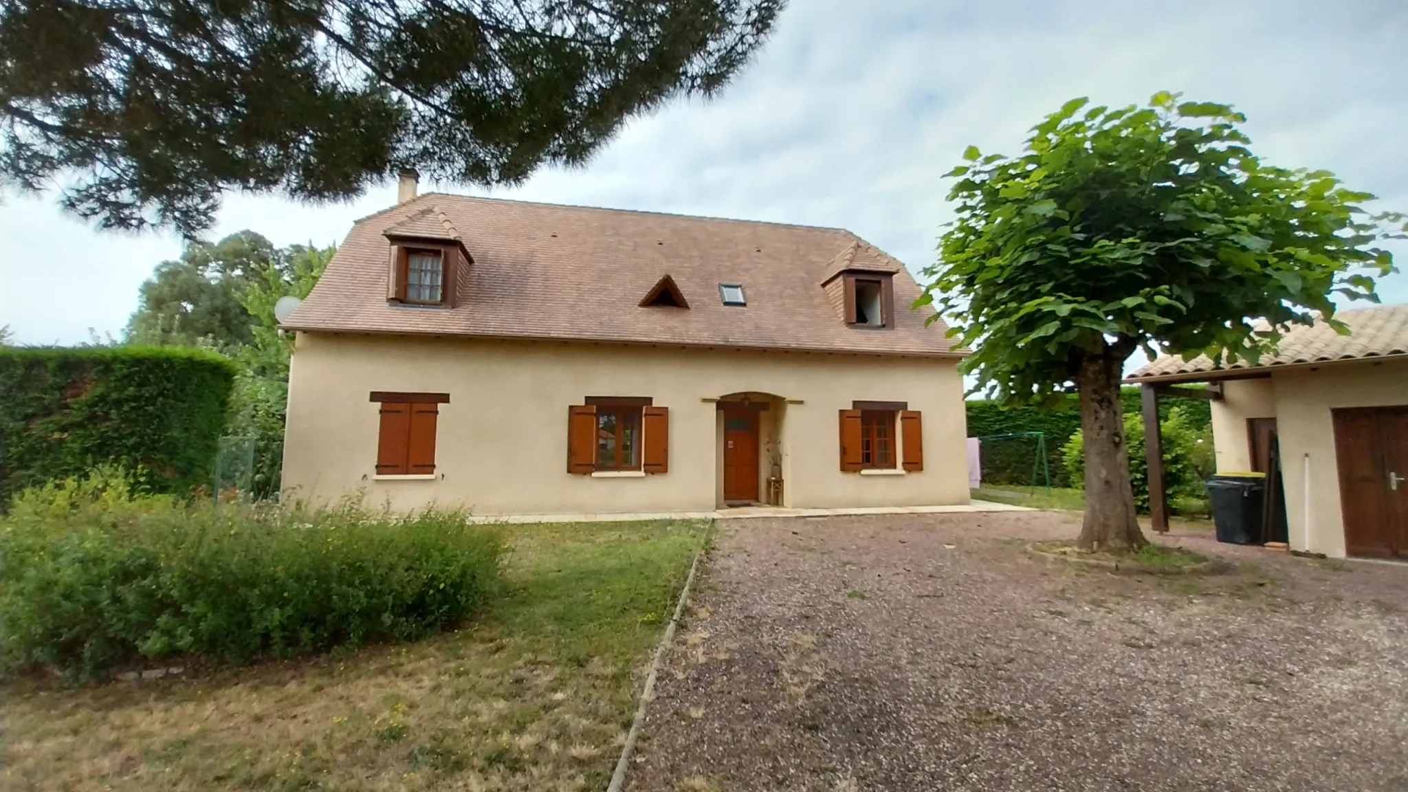 Maison familiale 4 chambres à Prigonrieux avec NETO-IMMO 