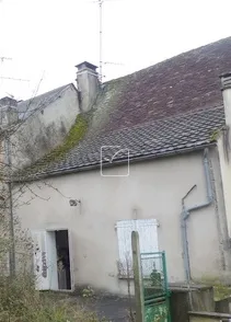 Maison de village en pierre avec jardin de 290 m2 à St Projet 