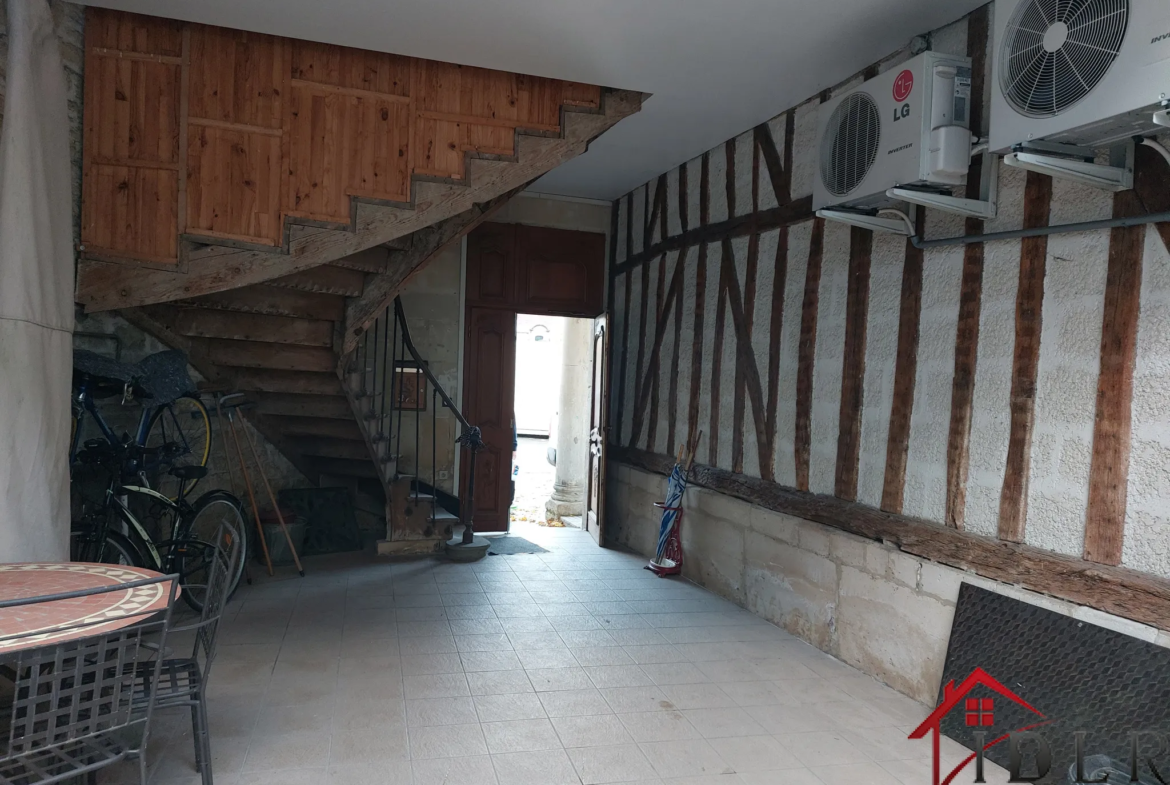 Appartement 164m2 avec 3 chambres + garage à WASSY 