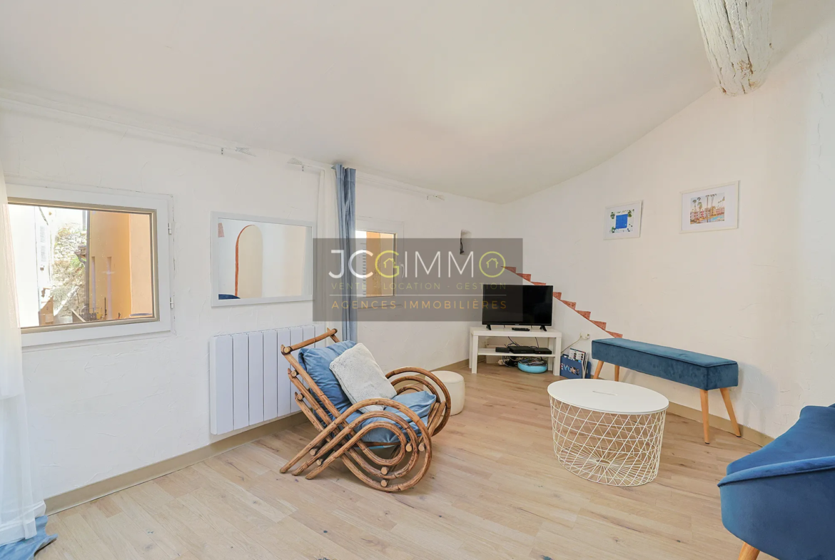 Appartement Lumineux de 43m2 avec Chambre en Mezzanine - Hyères 