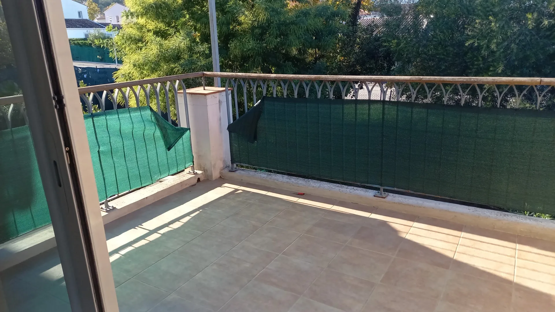 Appartement spacieux avec terrasse ensoleillée à Roquebrune-Sur-Argens 