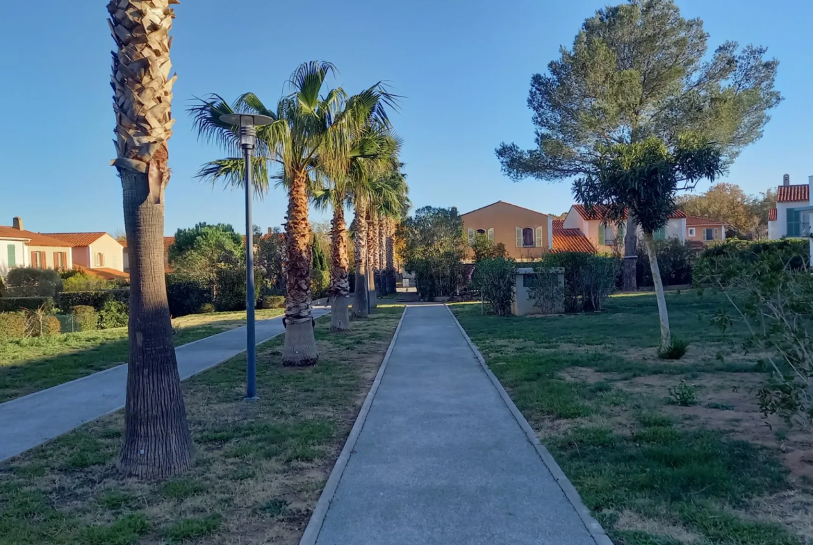 Appartement spacieux avec terrasse ensoleillée à Roquebrune-Sur-Argens 