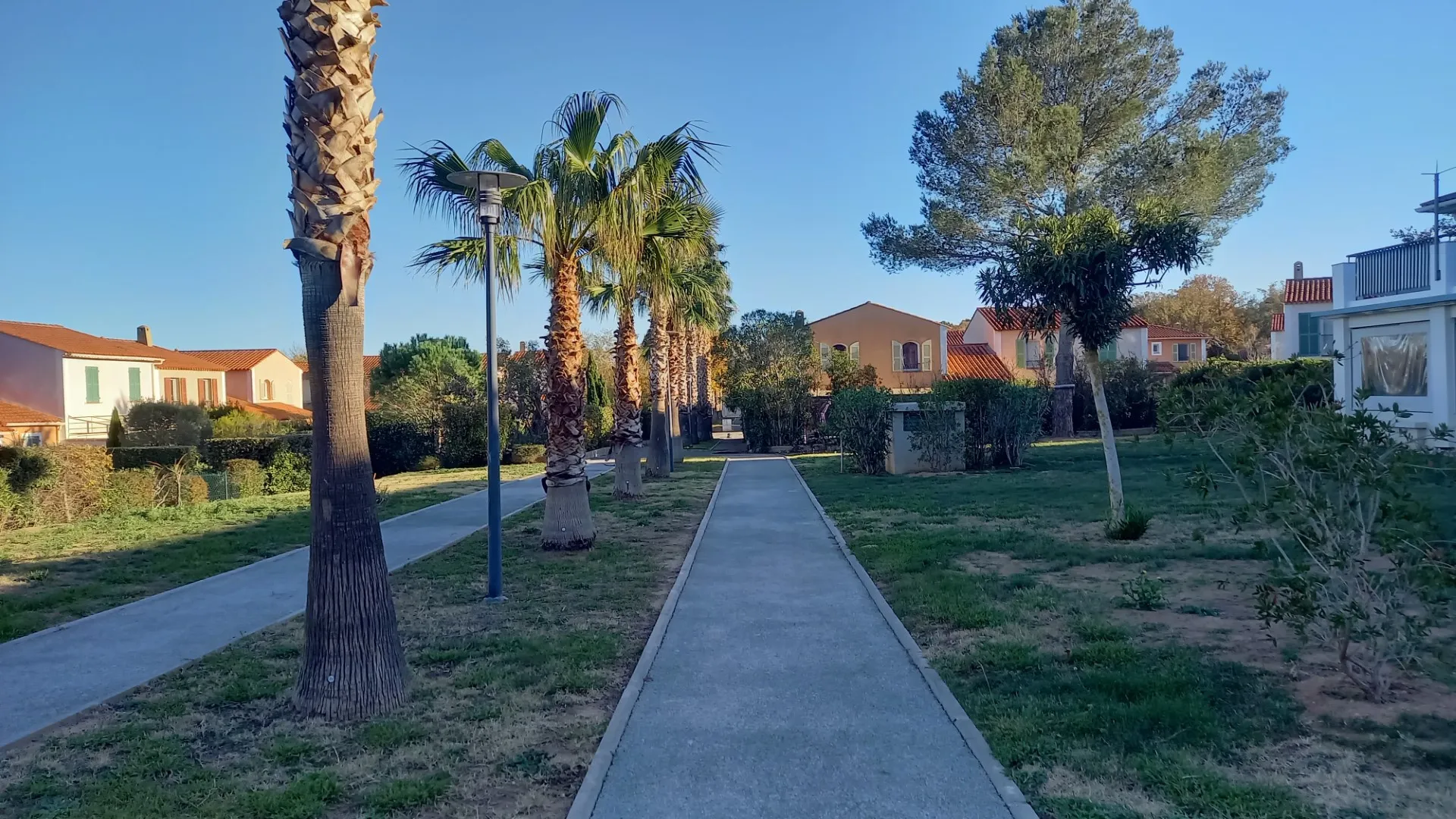 Appartement spacieux avec terrasse ensoleillée à Roquebrune-Sur-Argens 