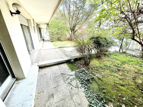 Bureau 3 pièces avec jardin privatif à Boissy-Saint-Léger