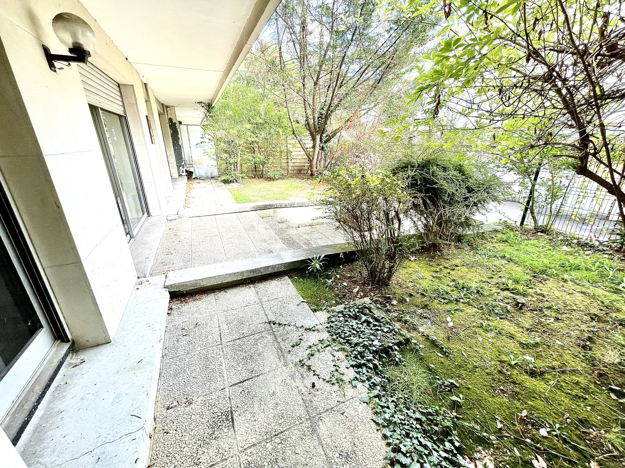 Bureau 3 pièces avec jardin privatif à Boissy-Saint-Léger 