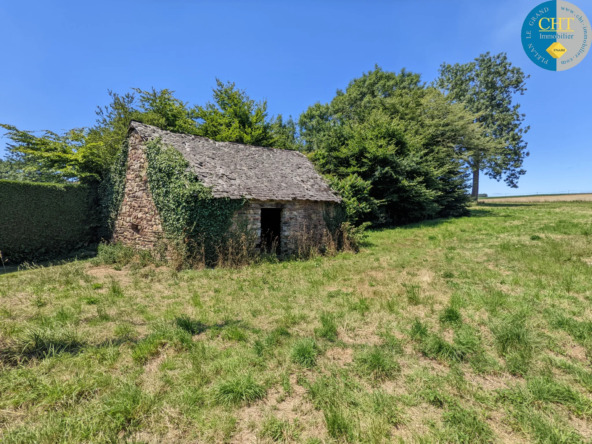 Bâtisse en pierres à rénover à BEIGNON