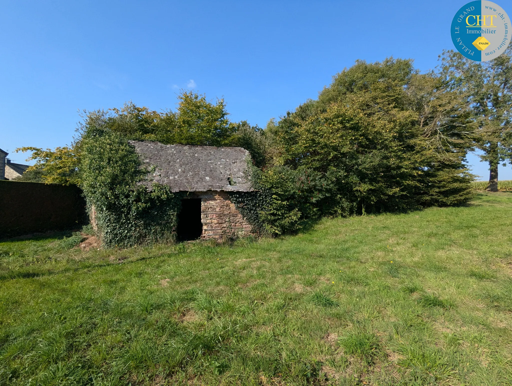 Bâtisse en pierres à rénover à BEIGNON 