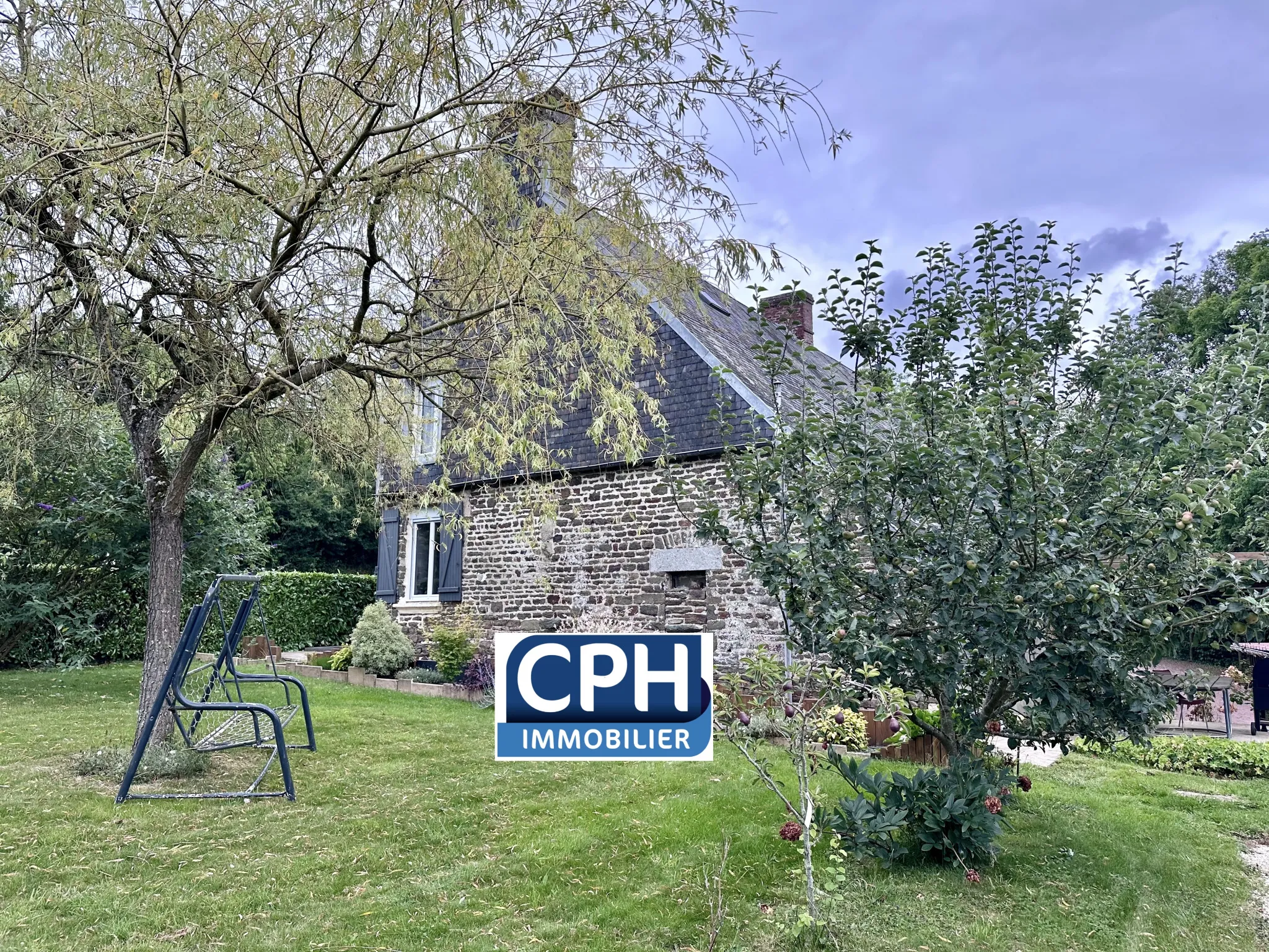 Longère en Pierres avec 4 Chambres à Souleuvre en Bocage 