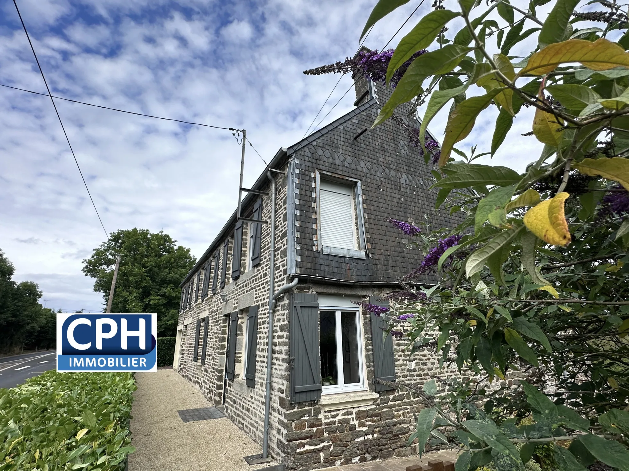 Longère en Pierres avec 4 Chambres à Souleuvre en Bocage 