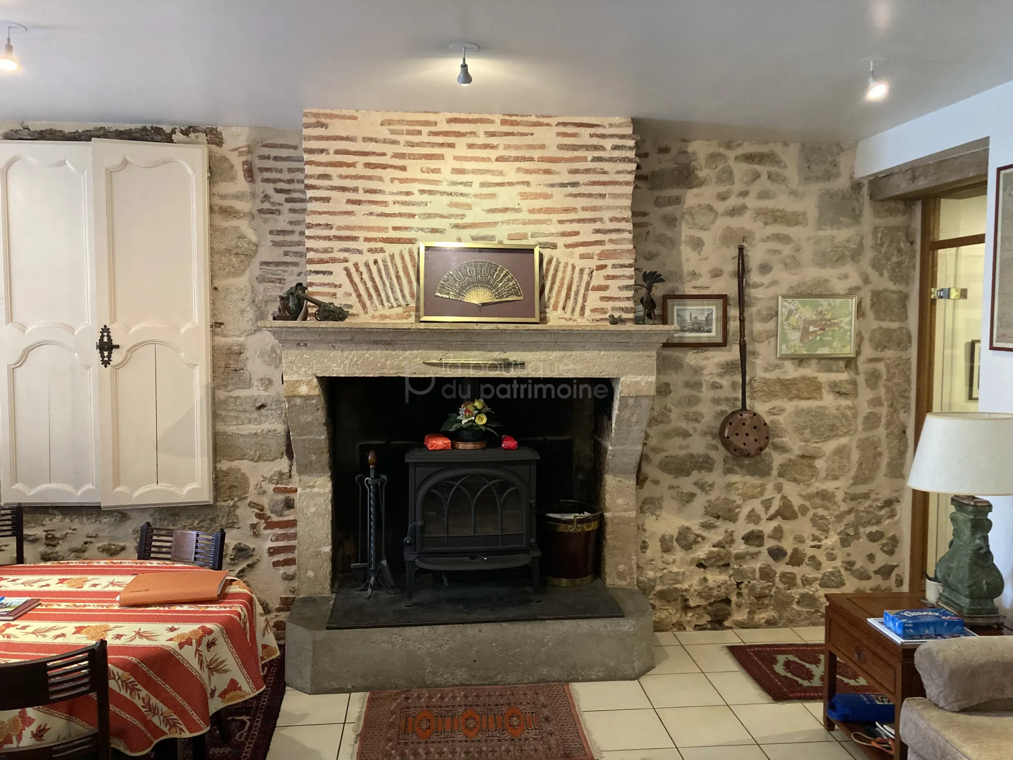 Maison de ville à Bazas avec 3 chambres et cour extérieure 