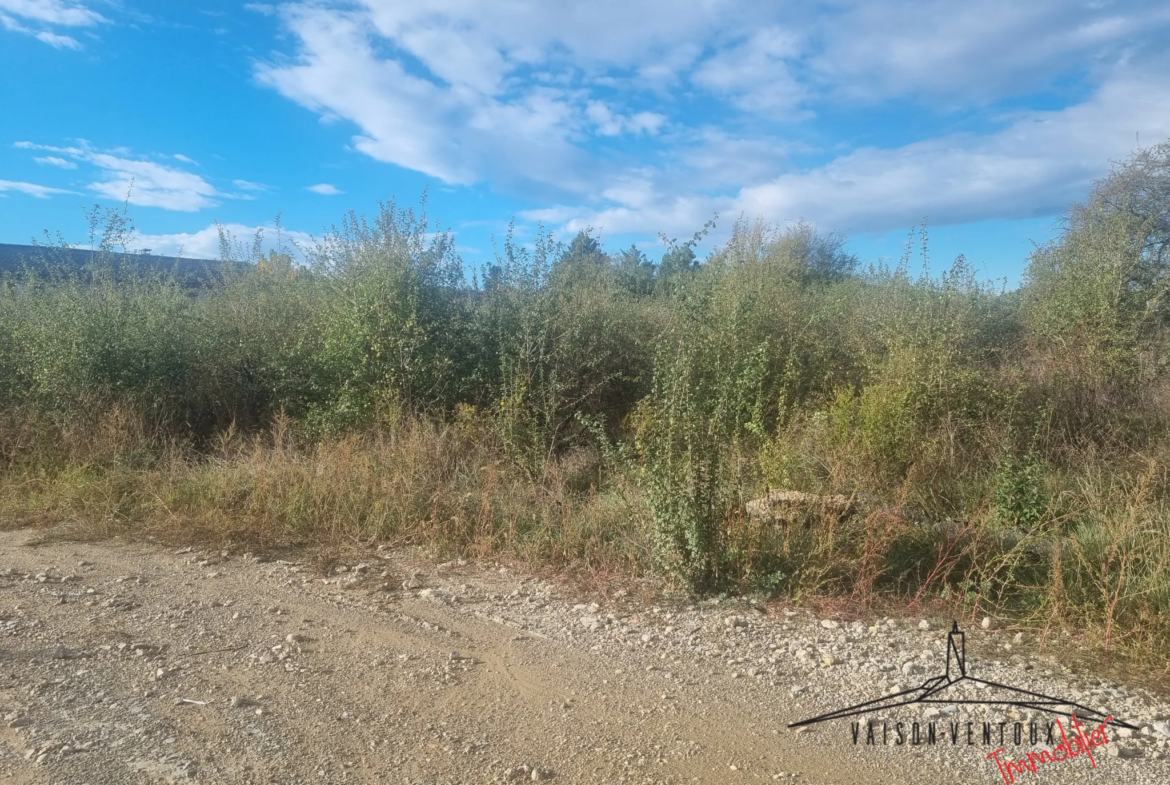 Terrain à bâtir de 552 m2 à Vaison la Romaine 