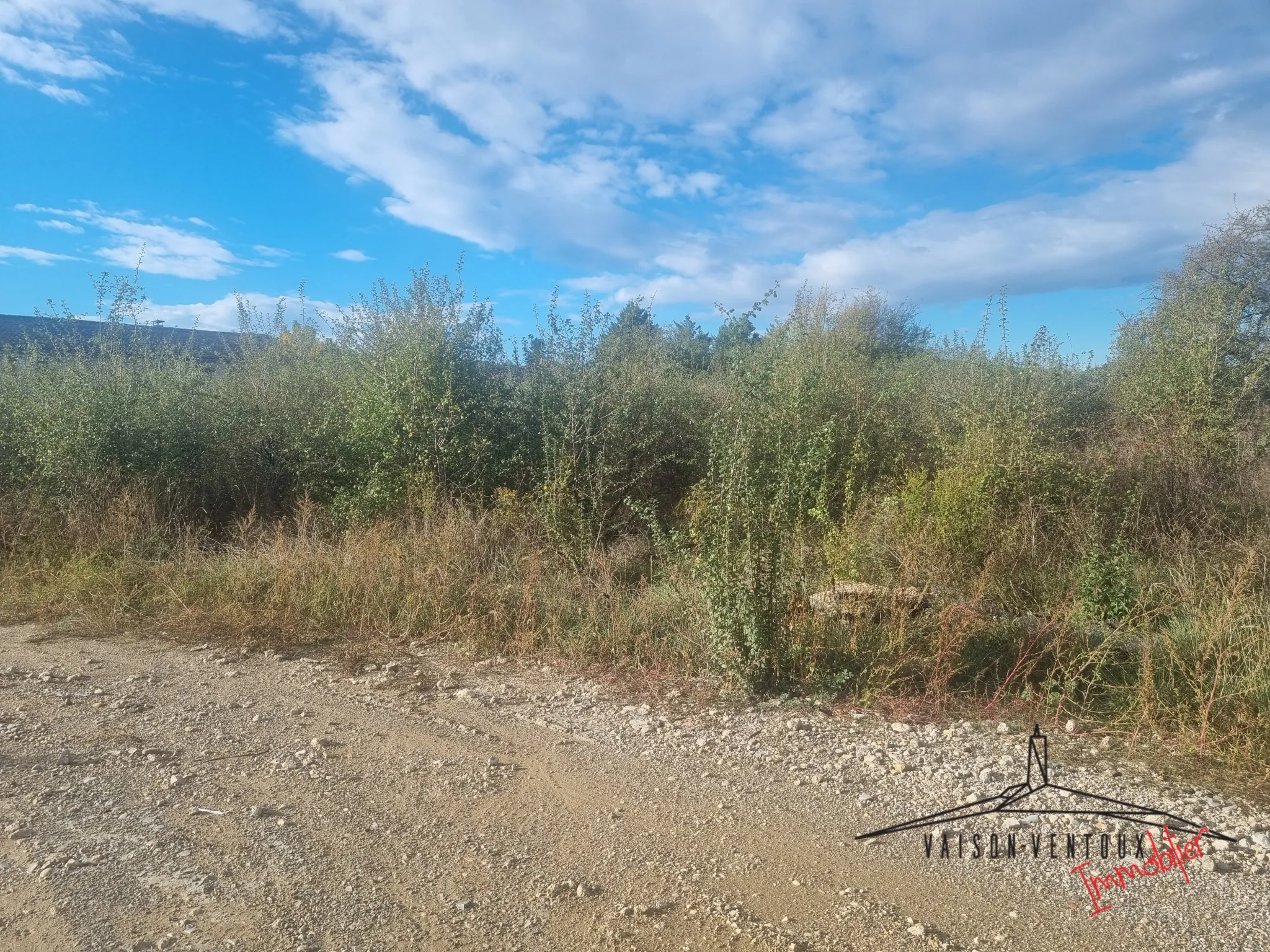 Terrain à bâtir de 552 m2 à Vaison la Romaine 