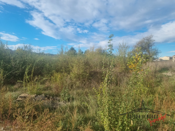 Terrain à bâtir de 552 m2 à Vaison la Romaine