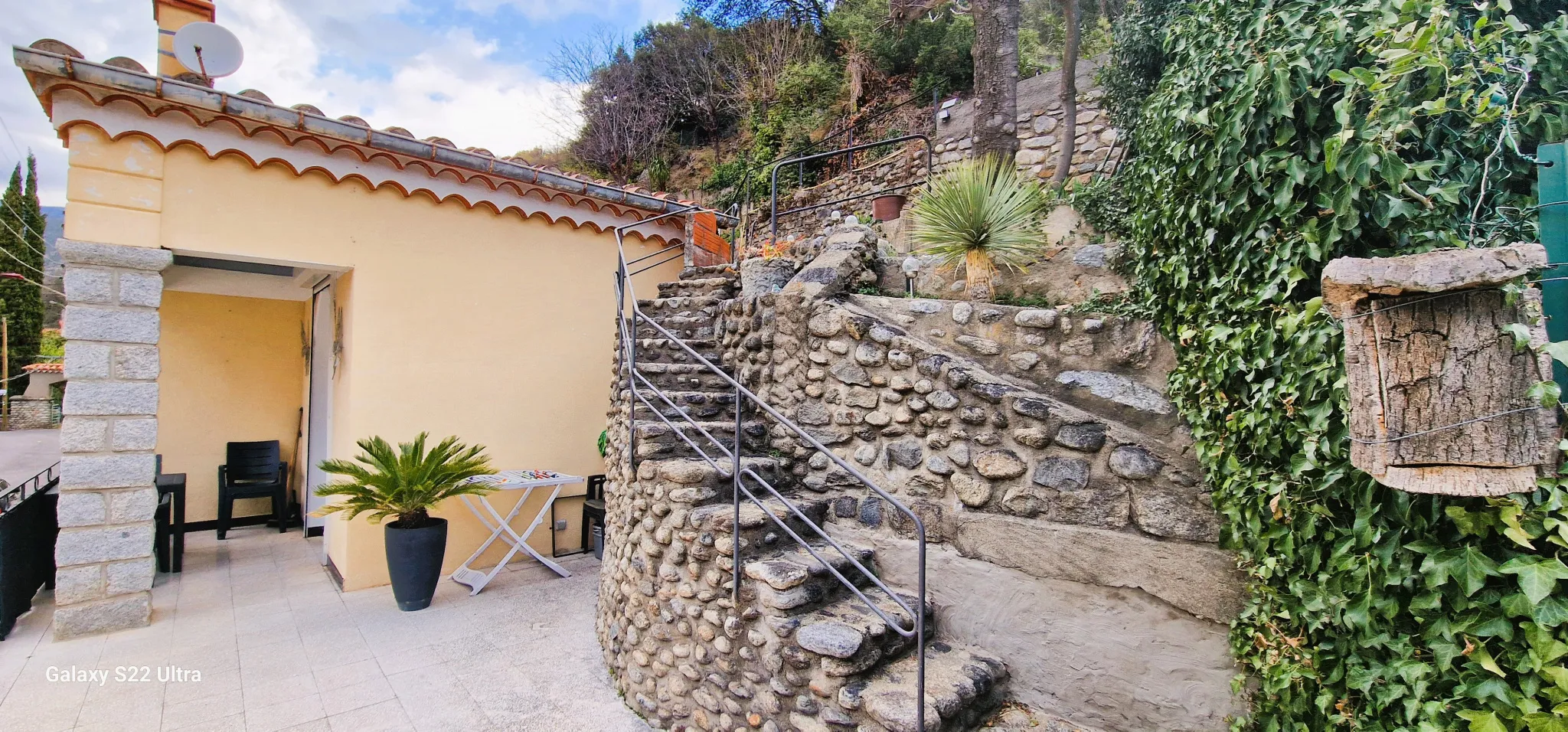 Maison à Arles-sur-Tech avec terrasse, jardin, annexe, garage et vue dominante 