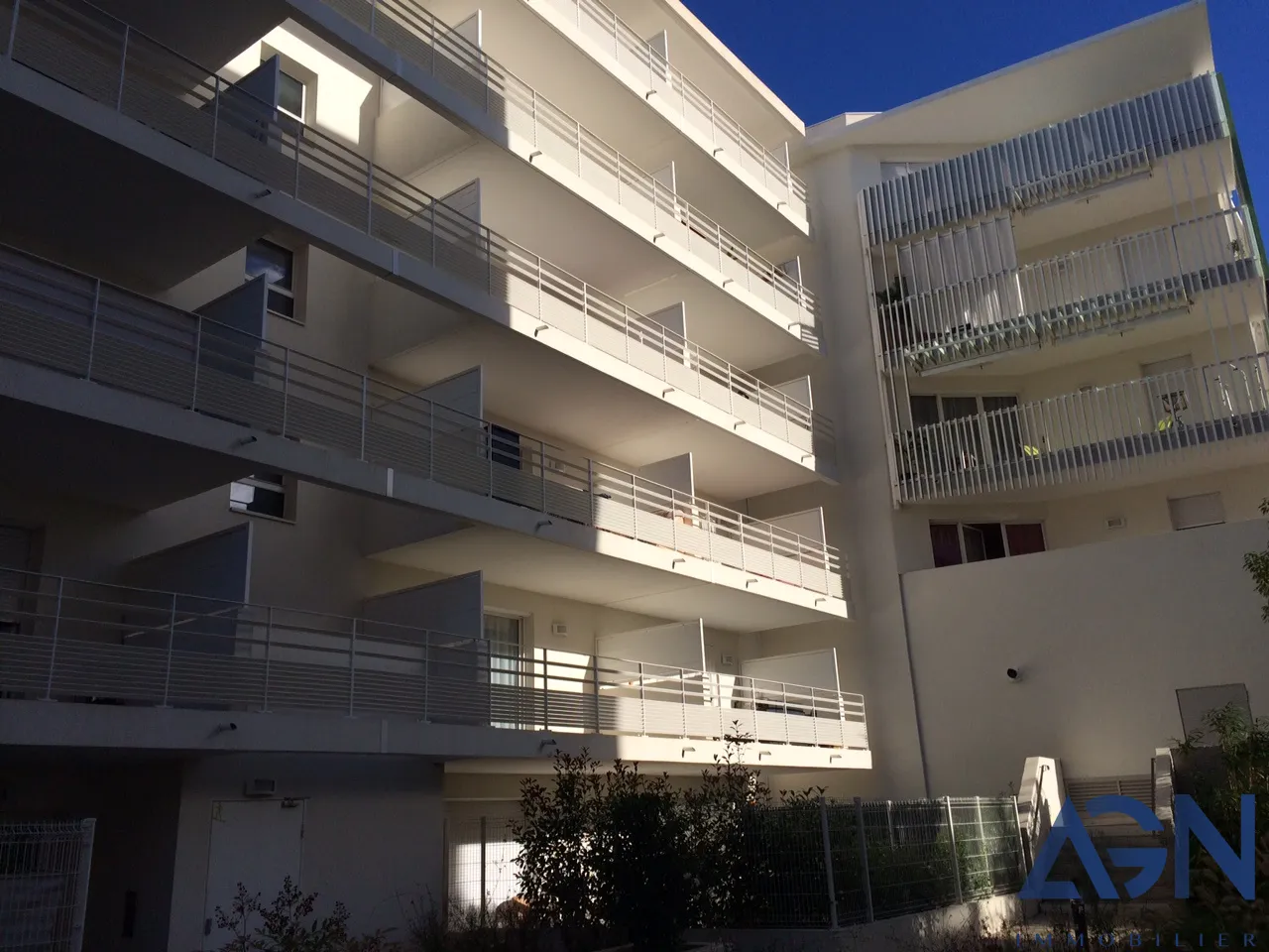 Vente : Grand studio de 27,7m2 avec garage - Quartier Près d'Arènes à Montpellier 