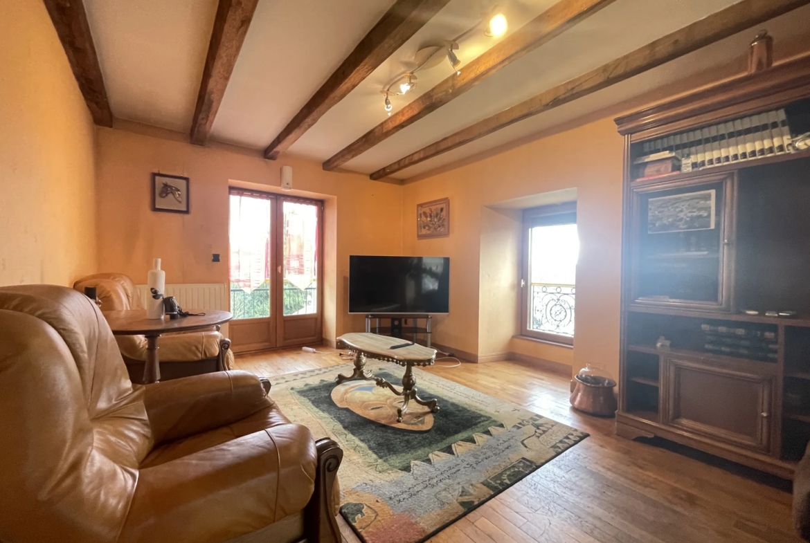 Maison en pierre à Cros-de Montvert avec vue sur la vallée 