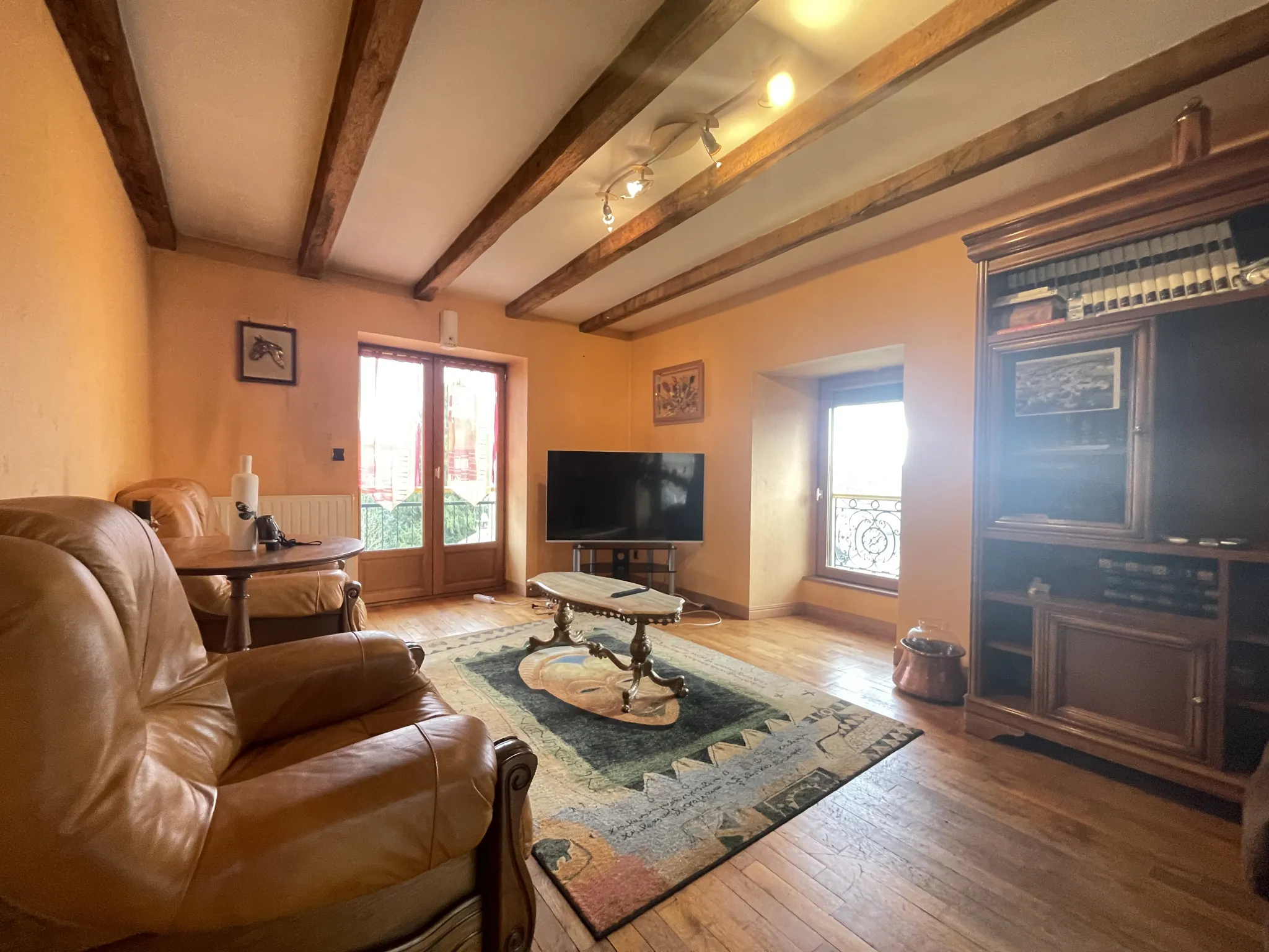 Maison en pierre à Cros-de Montvert avec vue sur la vallée 