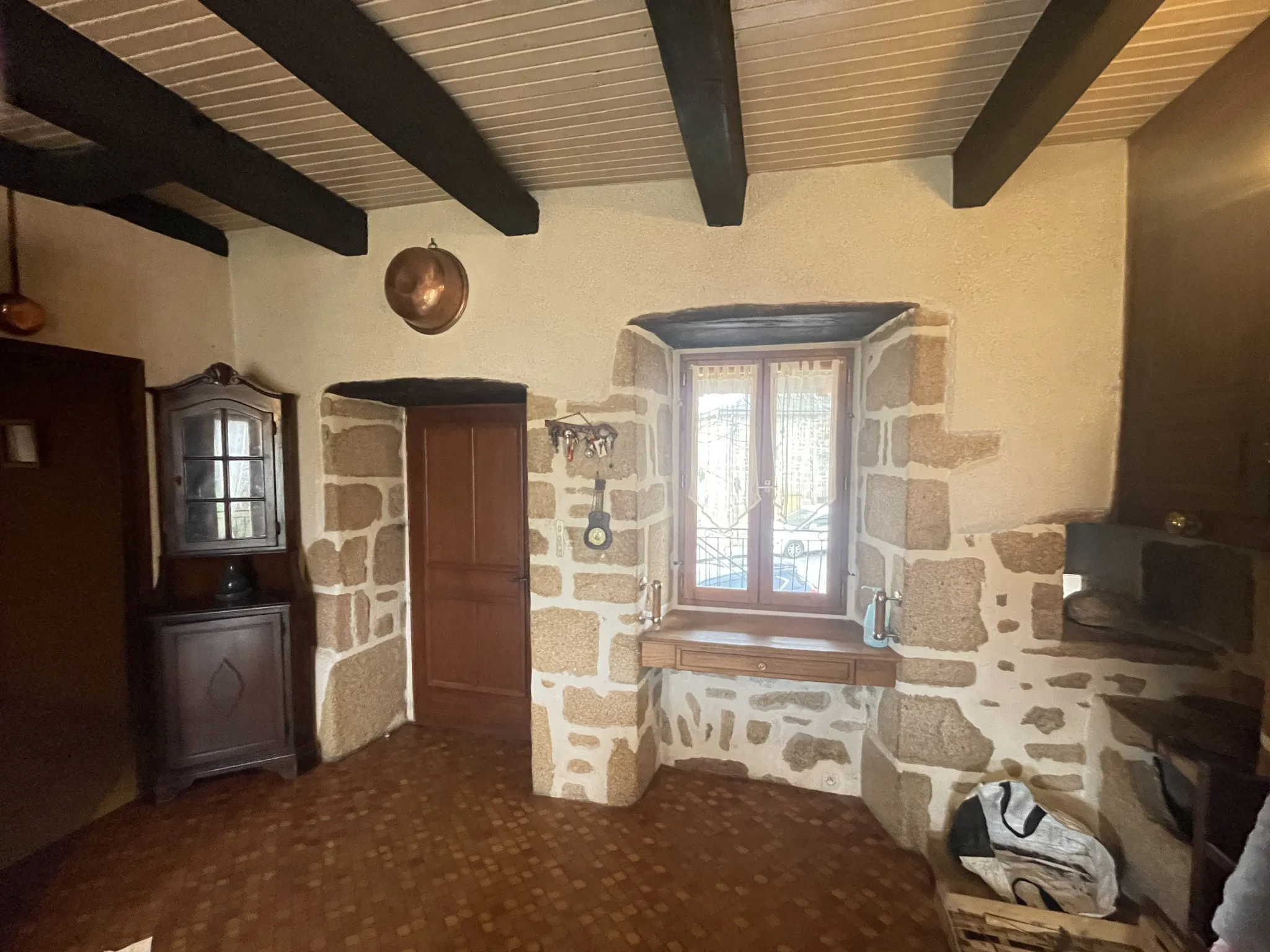 Maison en pierre à Cros-de Montvert avec vue sur la vallée 