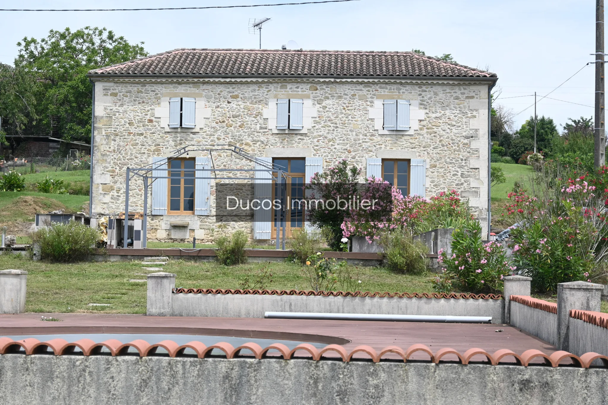 Maison en pierre à 1 h de Bordeaux 