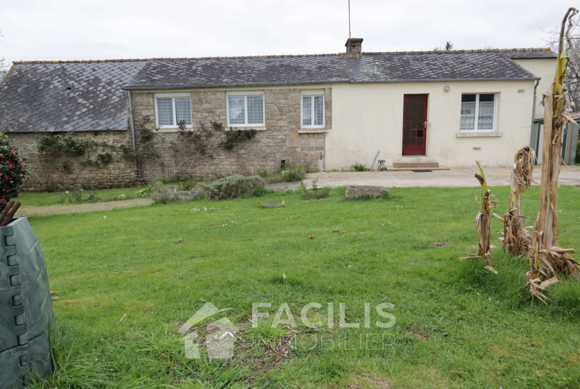 Maison Traditionnelle en Pierres à Melrand 