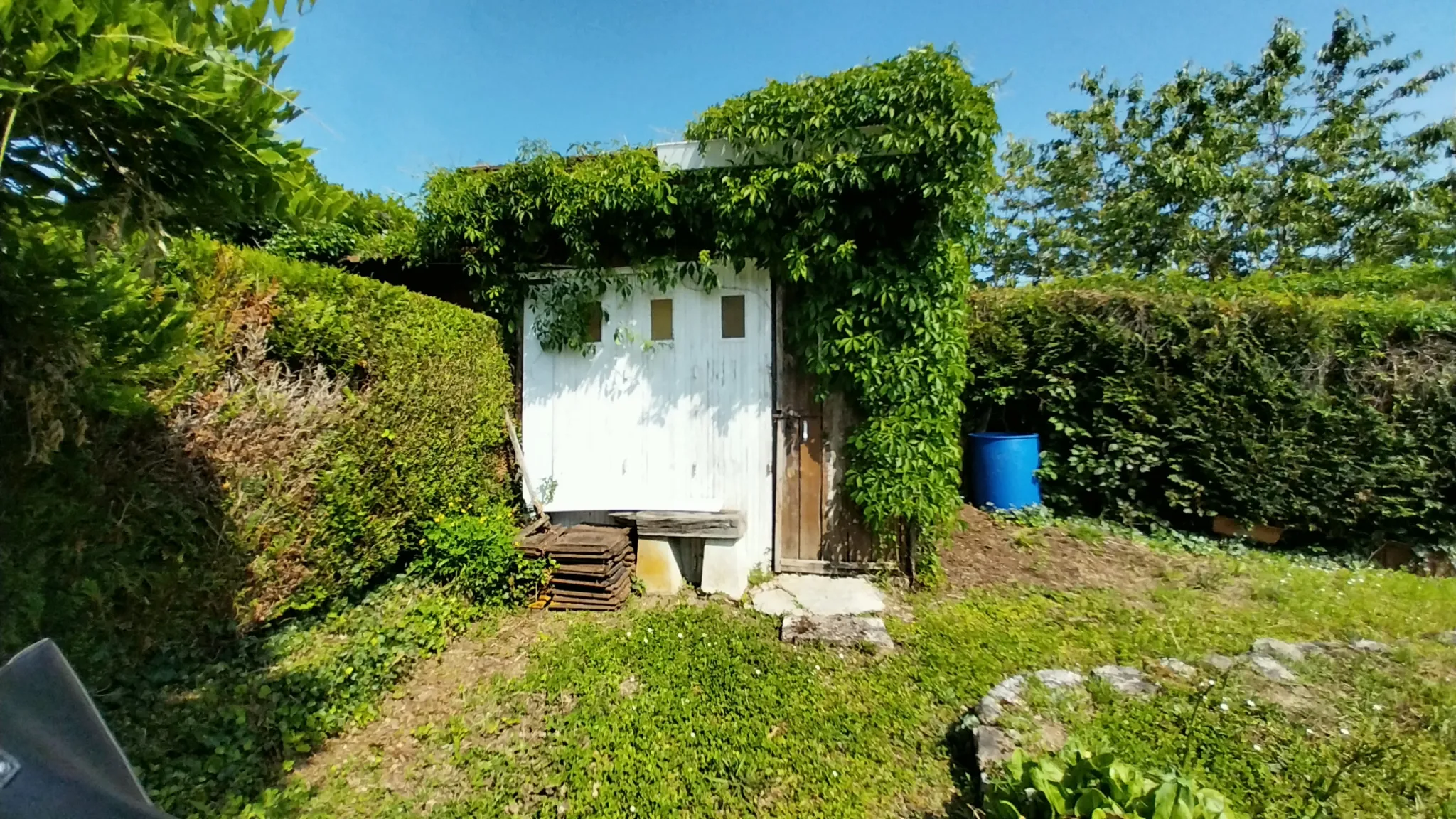 Propriété avec jardin et garage à Chancelade 