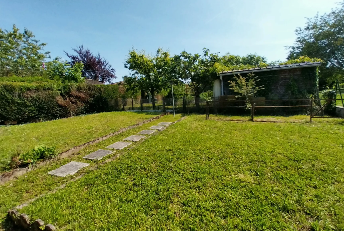 Propriété avec jardin et garage à Chancelade 