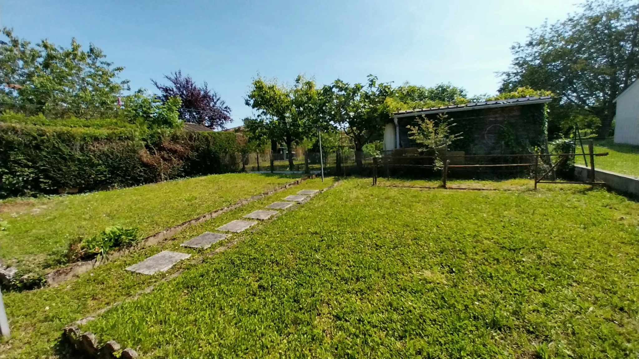 Propriété avec jardin et garage à Chancelade 