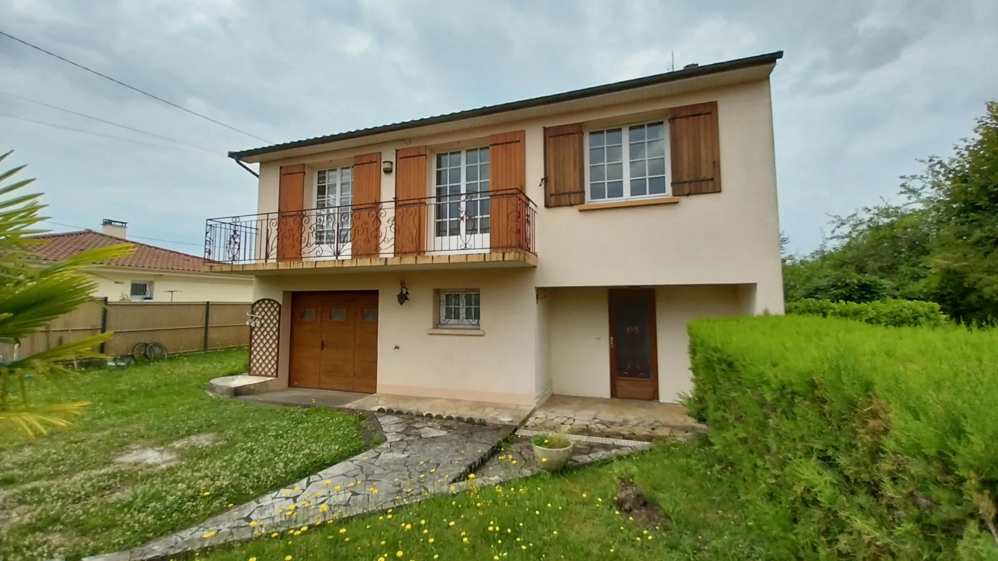 Propriété avec jardin et garage à Chancelade 