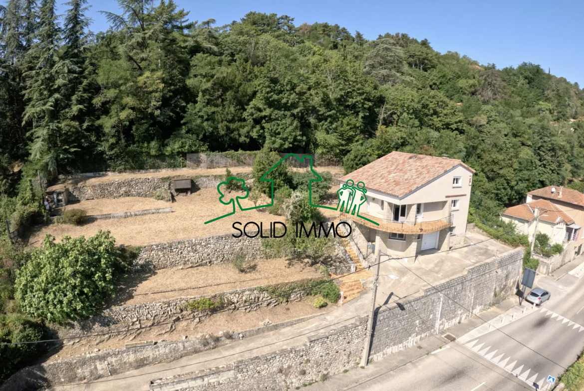 Belle Maison de 135m2 avec Vue sur le Château d'Aubenas 