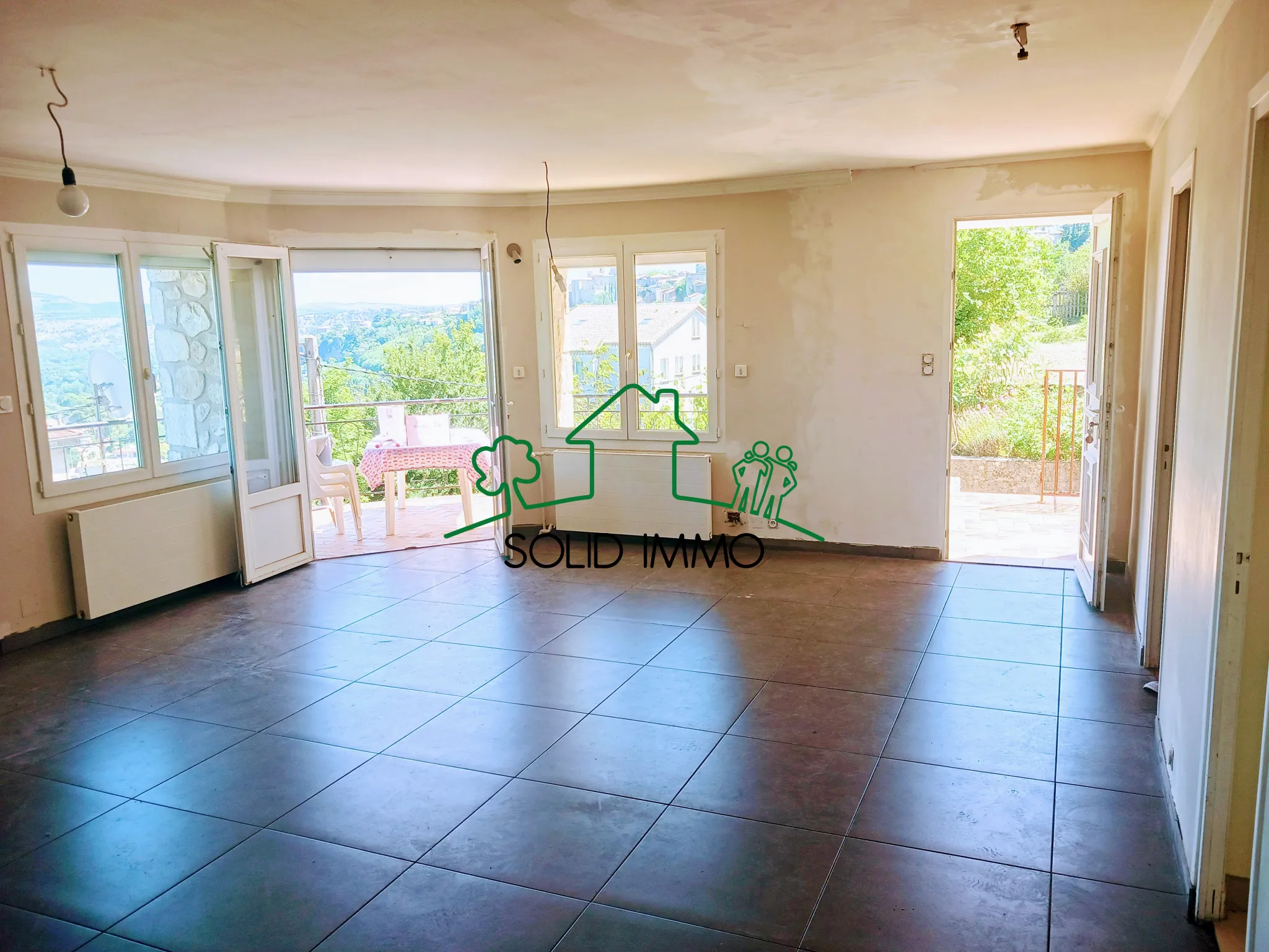 Belle Maison de 135m2 avec Vue sur le Château d'Aubenas 