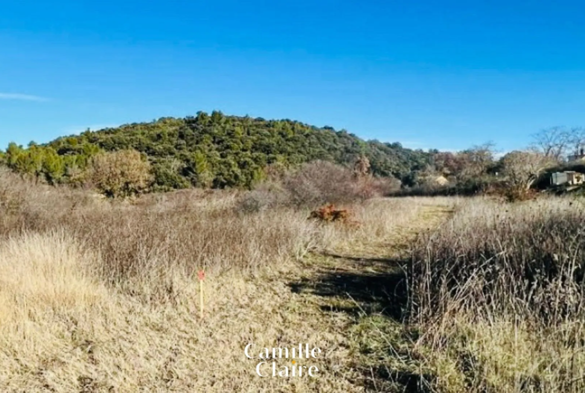 Terrain constructible de 754 m2 sur Saint Julien 