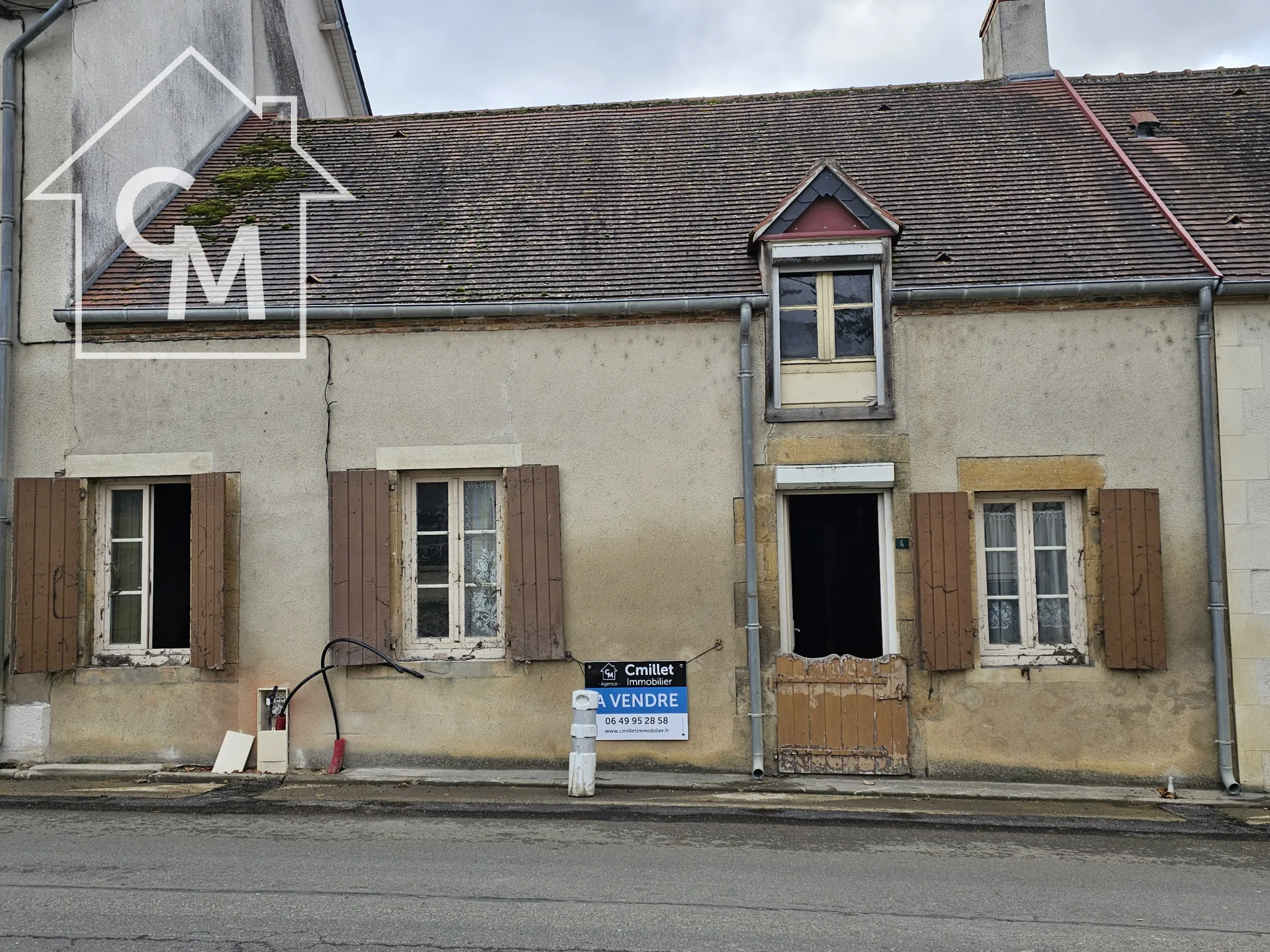 Maison de ville avec jardin à Garigny 