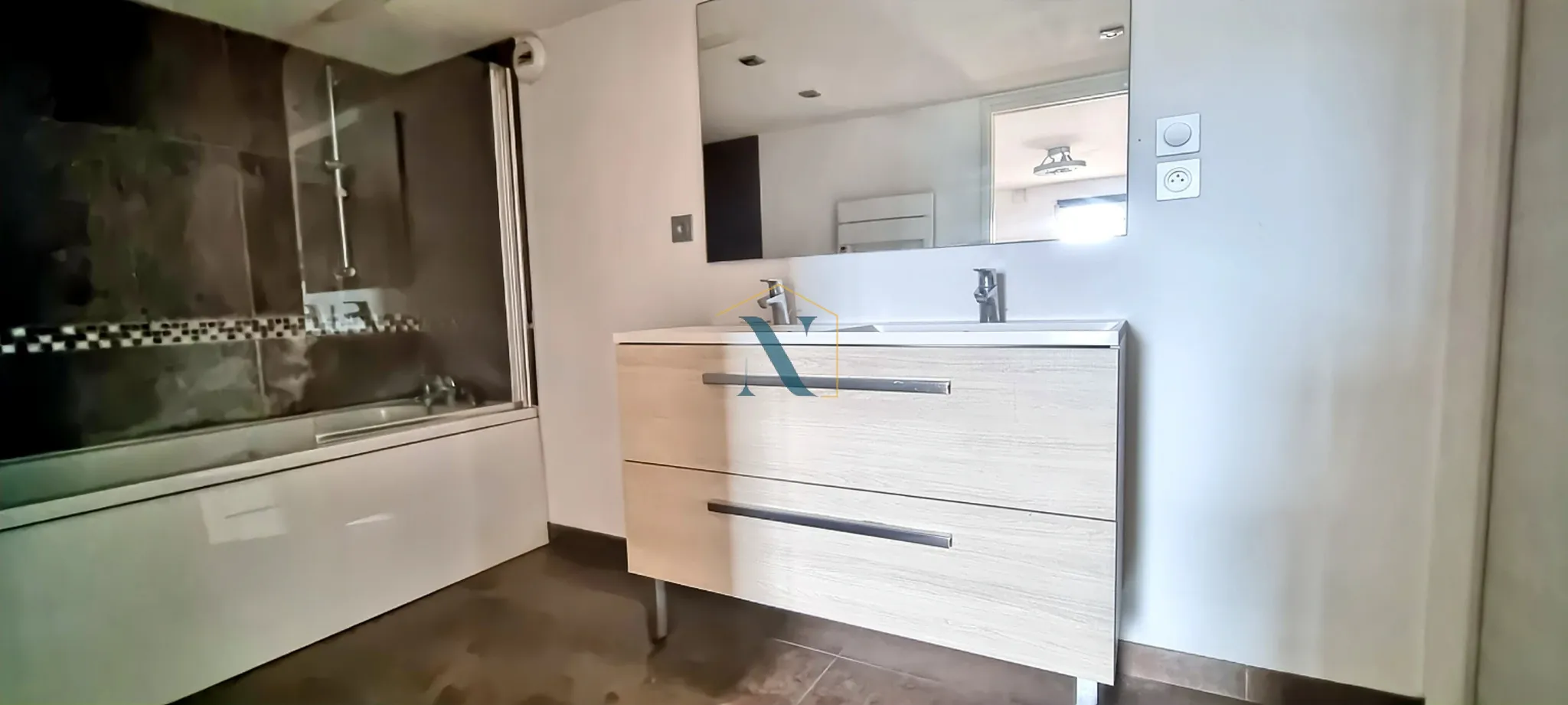 Magnifique Loft T4 Duplex avec Balcon et Parking 2 Voitures à Roubaix 