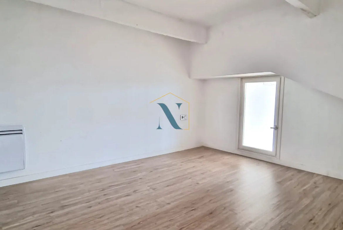 Magnifique Loft T4 Duplex avec Balcon et Parking 2 Voitures à Roubaix 